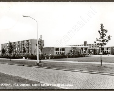 STADSKANAAL (O.), Openbare Lagere School Flats Utrechtselaan 20160419201613/2406