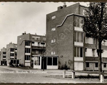Stadskanaal, Brugkade Flatgebouwen 20170112205303/2634