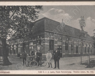 Stadskanaal. - Café J. v. d. Laan, Hoek Pekelderweg. 20190202131743/4727