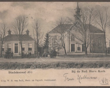 Stadskanaal (O.) - Bij de Ned. Herv. Kerk. 20200122202825/6055